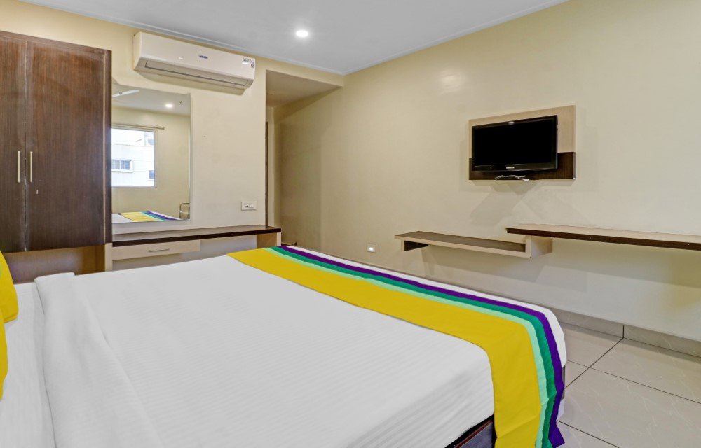 Deluxe Twin Room in Kanuru Image